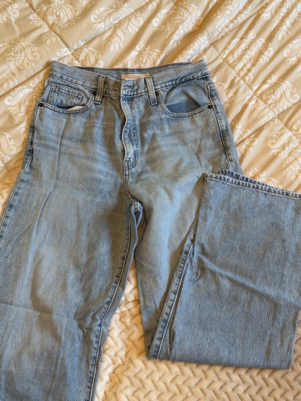Levi's High-Rise Straight Light Blue Jeans